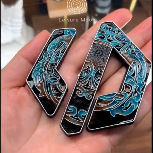 leapmotor cloisonné car emblem (traditional wave design)